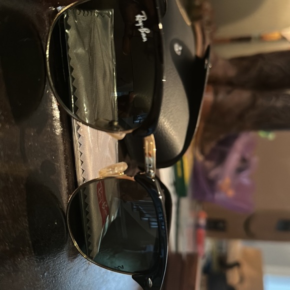Ray Ban Sun Glasses - Picture 5 of 6